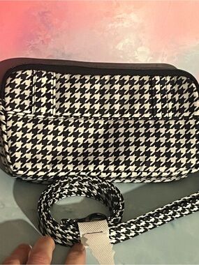 lug Black & White Houndstooth Crossbody Bag